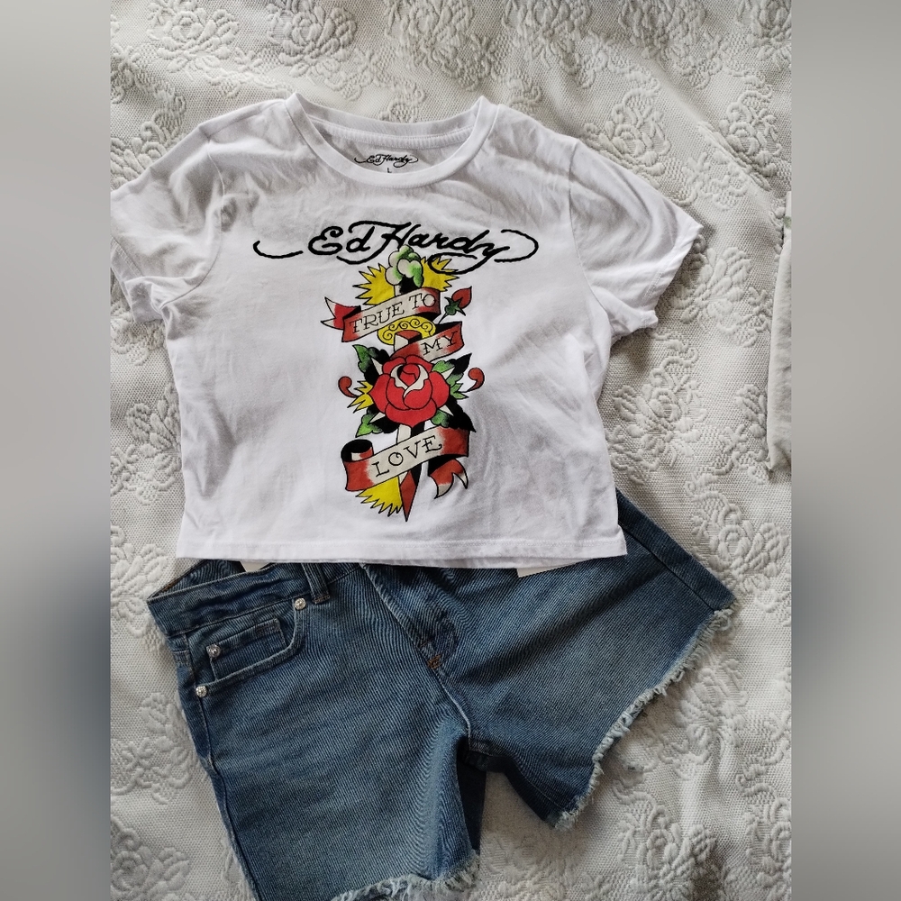 7 For All Mankind Blue Jean Shorts And Ed Hardy White Tee Bundle